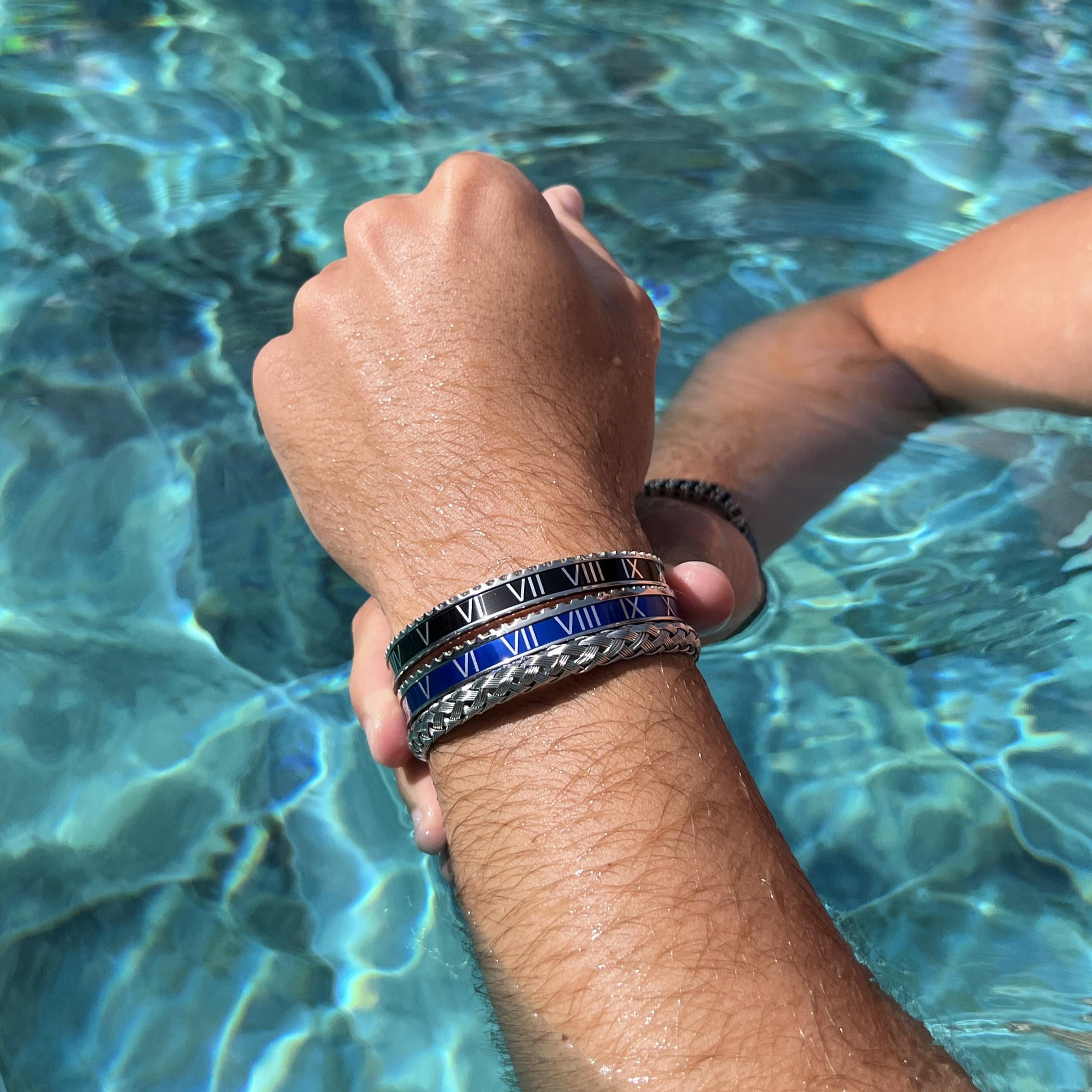 Bracelet Roman Speed, style lunette noire et argentée